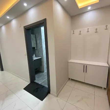 Apartment Brand New 2 Bedroom With Pool Good Location